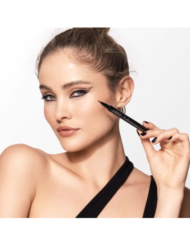 Eyeliner On Fleek Brush Pen